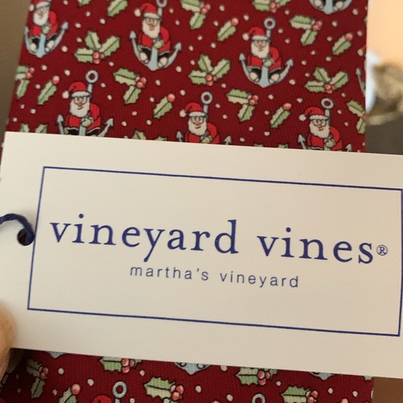 NWT Vineyard Vines Martha’s Vineyard 100% Silk Santa Anchor Tie. - Picture 4 of 8